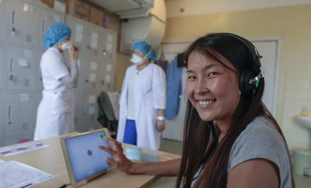 STREAM Lab Tech works at the National Centre of Infectious Diseases in Alaabaatar, Mongolia, July 2017 .(Photo/Javier Galeano, Vital Strategies)
